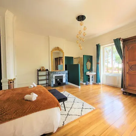 Chateau Des Vierres * Lantignie